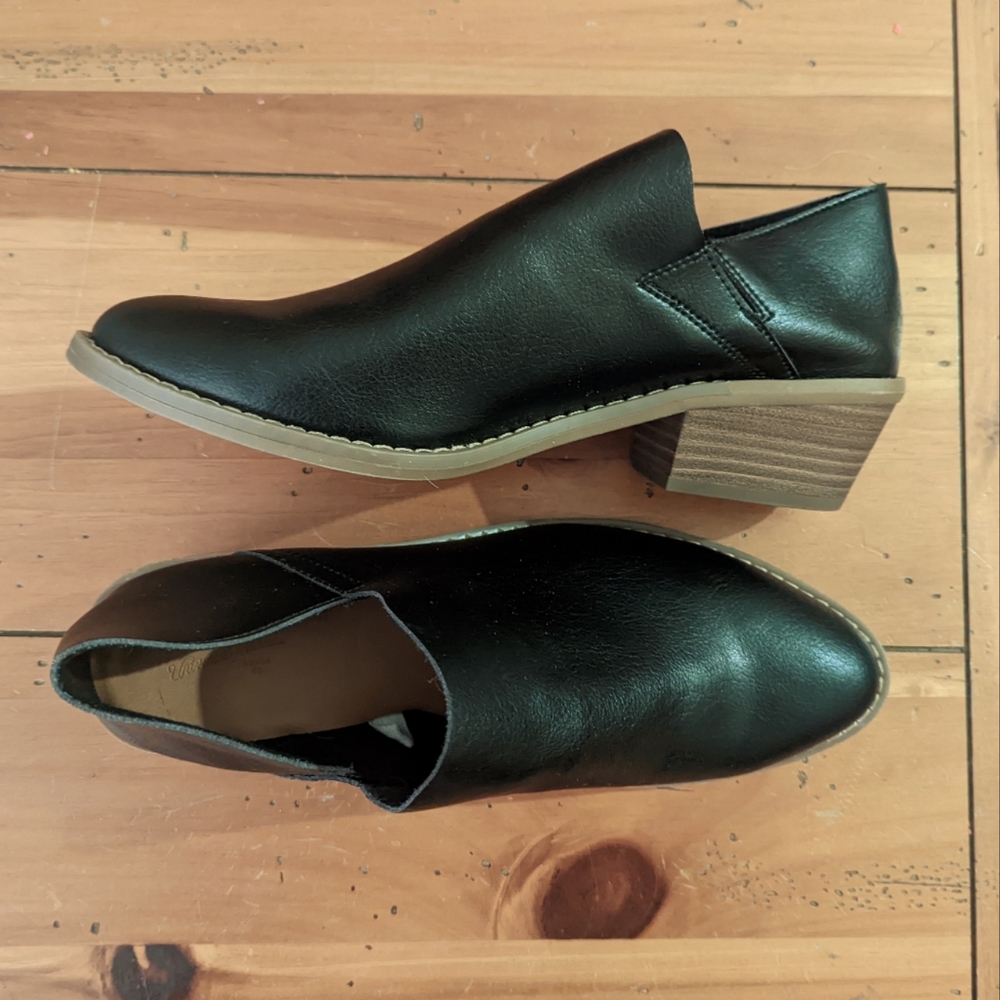 Women's Black Low Ankle Bootie Shootie 9.5 Faux-Leather Pointed Toe block heel